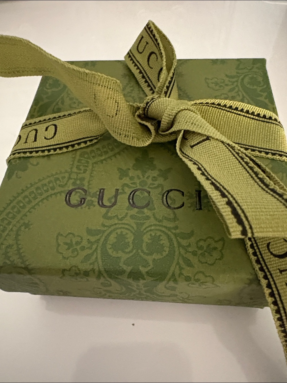 Gucci Old Gold Tone GG Daisy Bracelet with Pink and Turquoise Enamel Accents - Picture 8 of 9